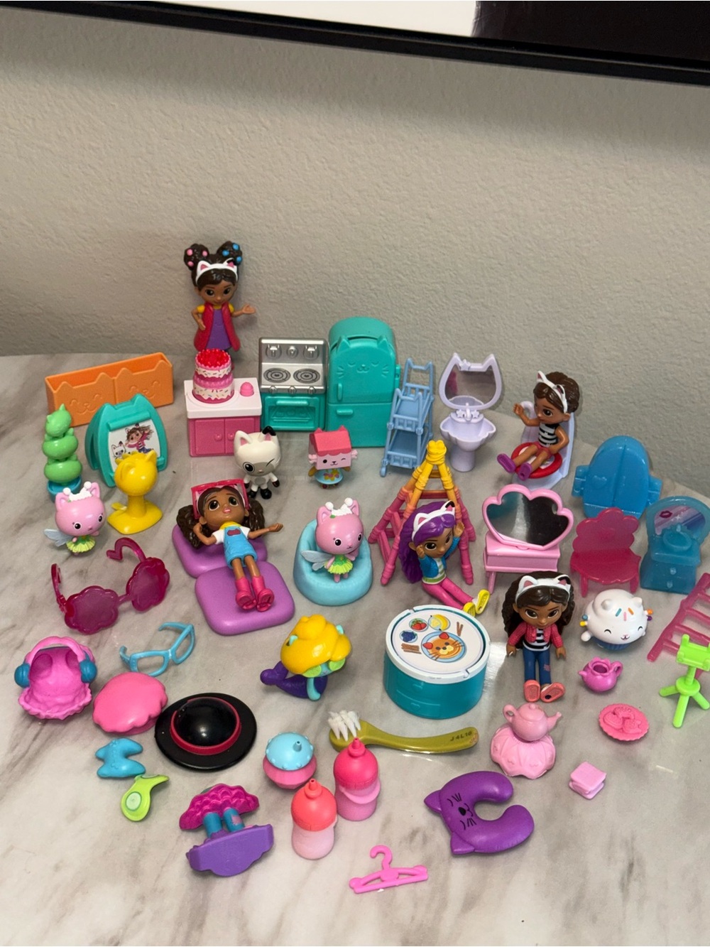 Gabby Dollhouse Characters figurines furniture accessories Large Lot